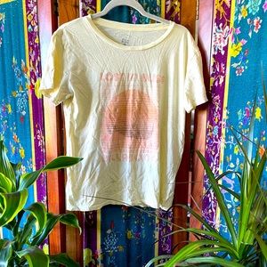 Billabong “Lost in Bliss” T-shirt - Size M